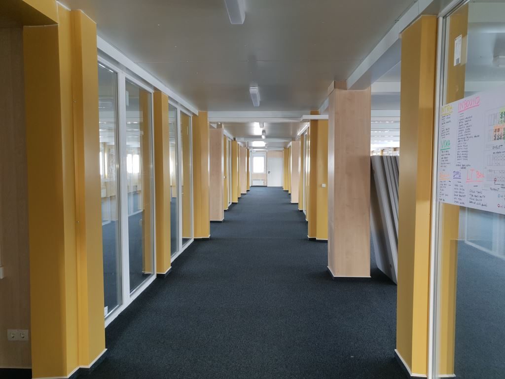 Büroanlage bestehend aus 66 Containern
