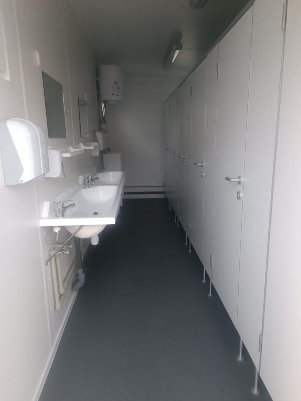 20' férfi wc konténer