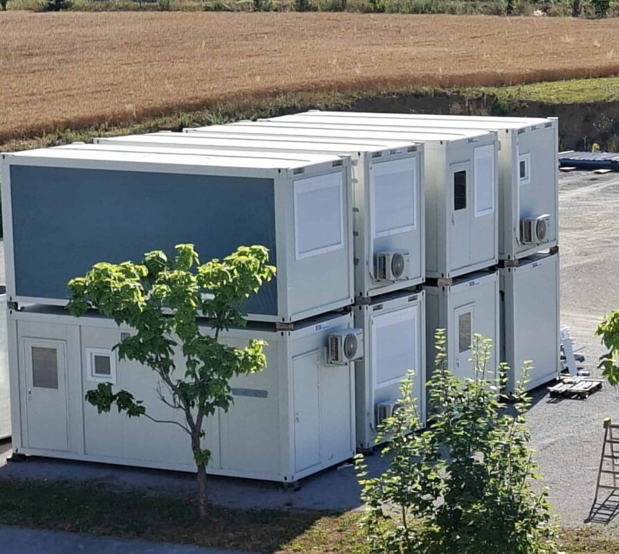 Emelt szigetelésű, készre szerelt új irodaépület azonnali szállítással